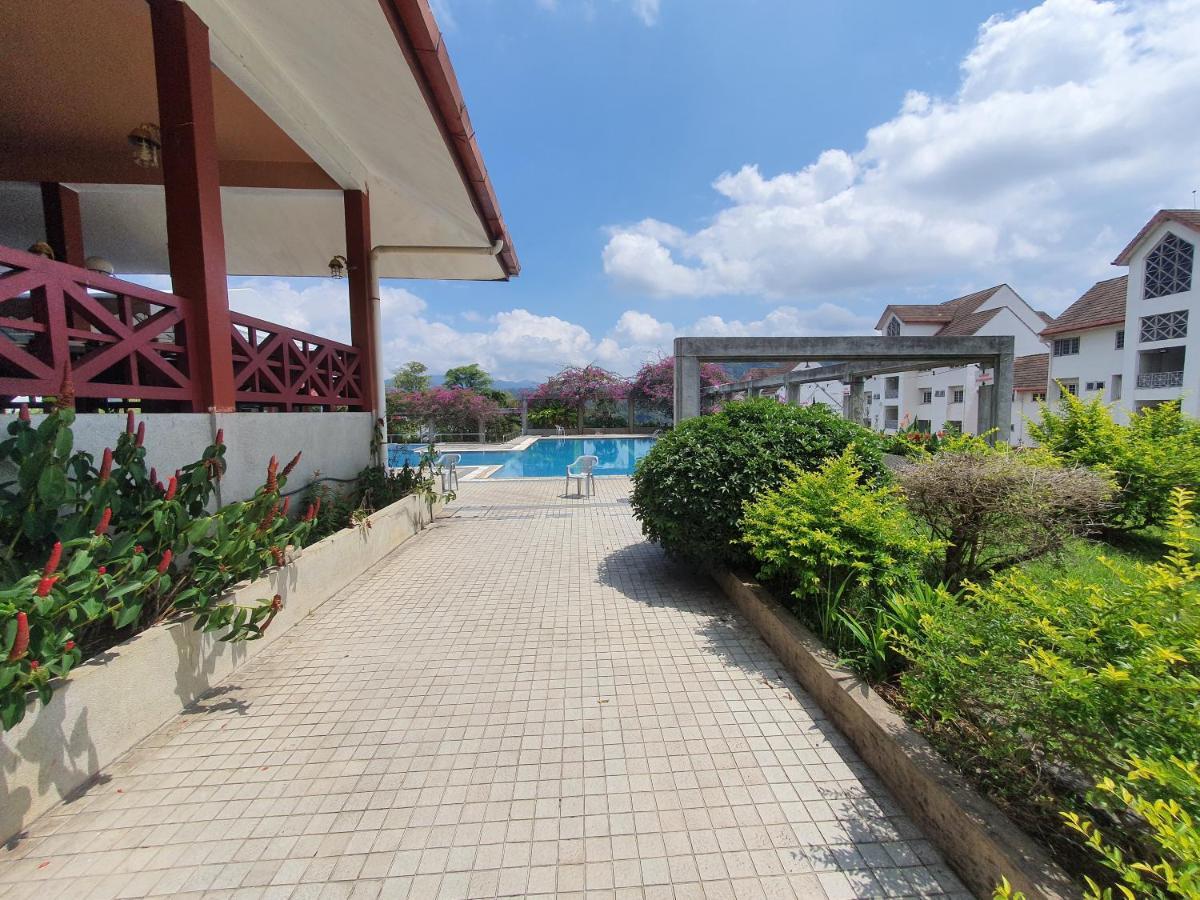 Selesa Hillhomes Golf Resort - M6Gp Бентонг Екстер'єр фото